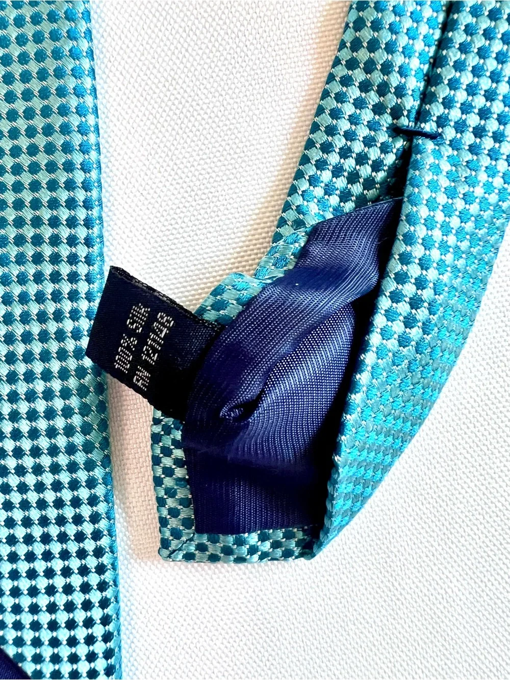 Izod Teal/Aqua Blue Micro-Check 100% Silk Tie excellent condition